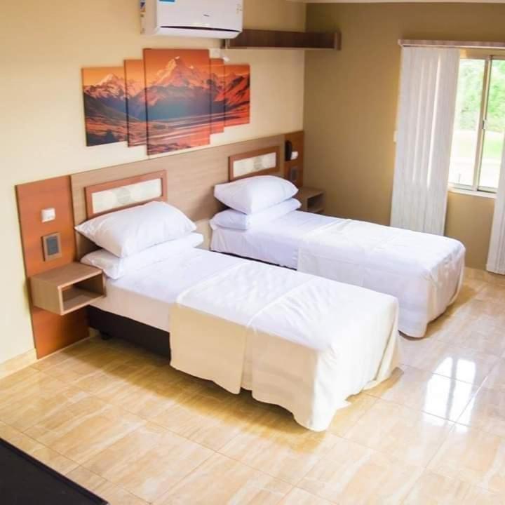 Austral Hotel Dos de Mayo Екстер'єр фото