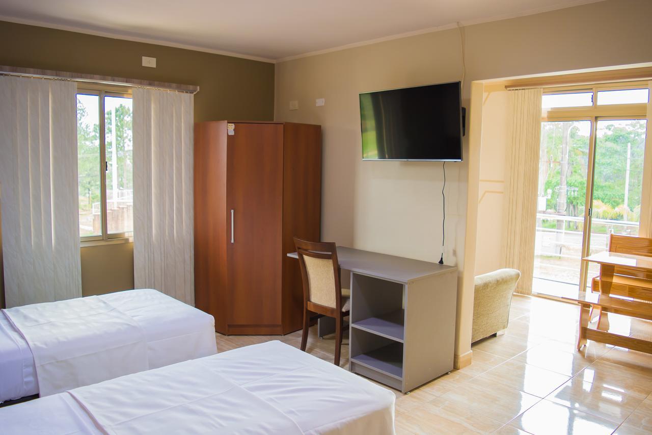 Austral Hotel Dos de Mayo Екстер'єр фото
